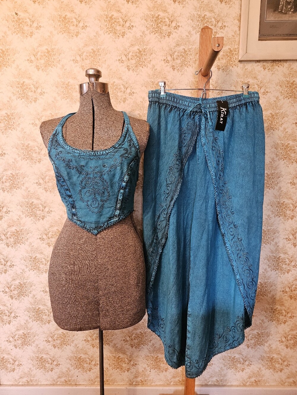 Karat Twp-Piece Haram/ Dhoti Boutique Boho-Style Pant Set